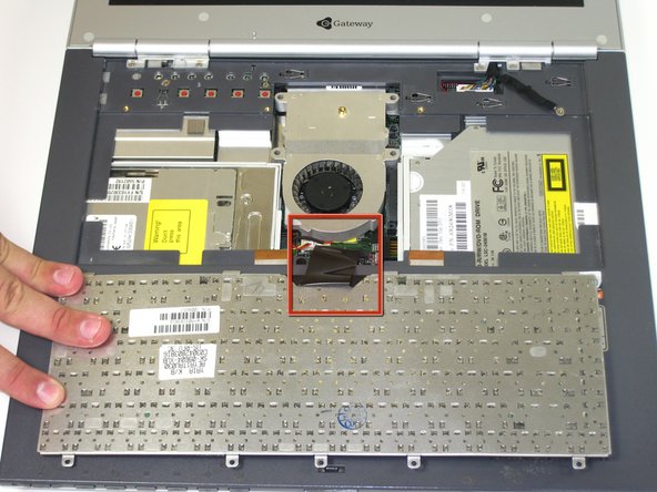 Gateway 600YG2 Keyboard Replacement: step 5, image 1 of 2