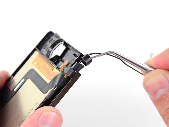 Nintendo 3DS Upper LCD Replacement: step 37, image 1 of 3