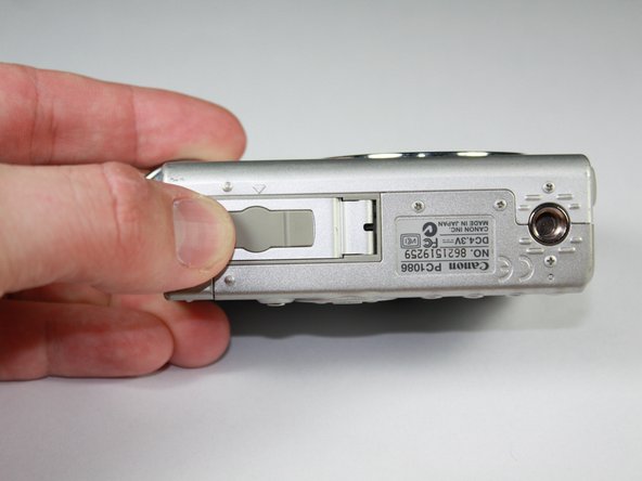 Canon Powershot S410 Memory Card Replacement, Canon Powershot S410 Memory Card Replacement: step 1, image 2 of 2