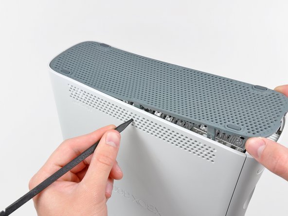 Xbox 360 Bottom Vent Replacement: step 4, image 2 of 2