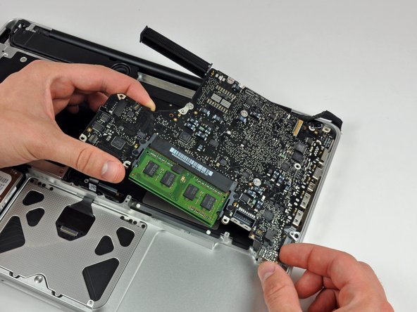 MacBook Pro 13" Unibody Mid 2010 Logic Board Replacement: step 19, image 1 of 2