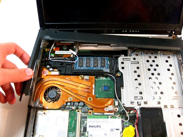 IBM ThinkPad T42 Teardown: step 9, image 2 of 2