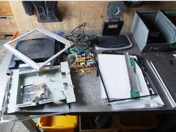Flat Screen Monitor Disassembly: step 7, image 1 of 1