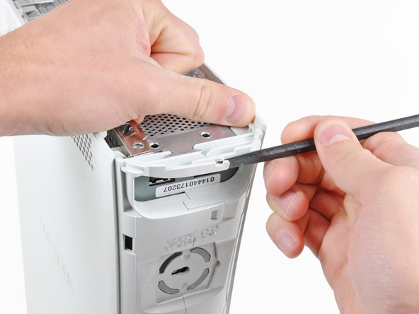 Xbox 360 Dual Fans Replacement: step 18, image 1 of 3