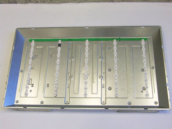 Telefunken T39EX1425 TV set, Removal of Backlights (LED): step 7, image 1 of 3