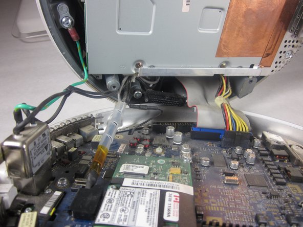 iMac G4 17 800 MHz EMC 1936 Drive Carrier Assembly Replacement: step 5, image 2 of 2