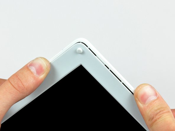 iBook G4 14" 1.42 GHz Front Display Bezel Replacement: step 46, image 1 of 1