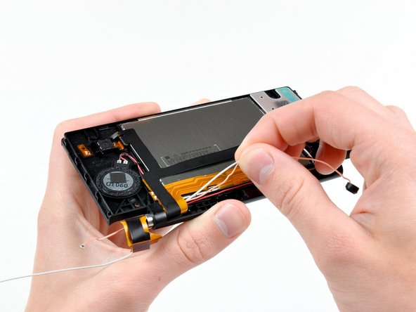 Nintendo DSi Upper LCD/Speakers Replacement: step 24, image 1 of 1