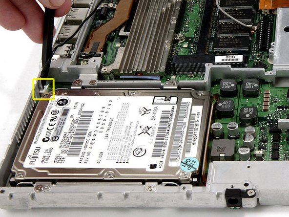 iBook G4 14" 933 MHz-1.33 GHz Clutch Cover Replacement: step 39, image 1 of 1