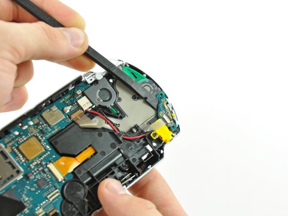 PSP 300xc UMD Brace Replacement: step 14, image 1 of 1