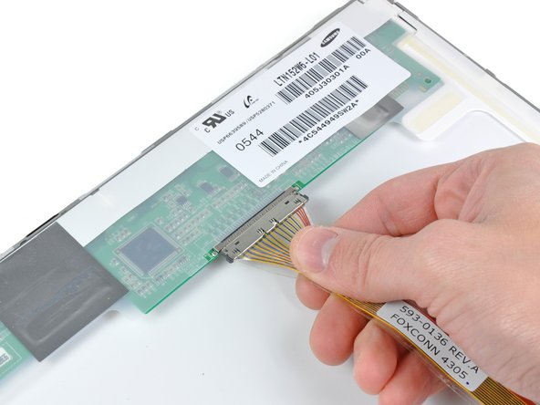 PowerBook G4 Aluminum 15" 1.67 GHz LCD Replacement: step 15, image 1 of 1