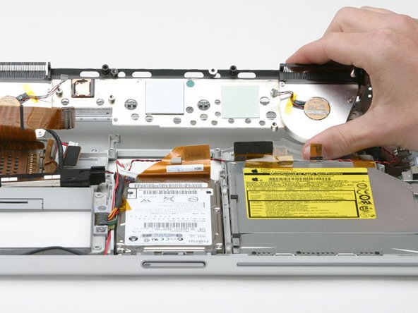 PowerBook G4 Aluminum 15" 1-1.5 GHz Heat Sink Replacement: step 35, image 1 of 1