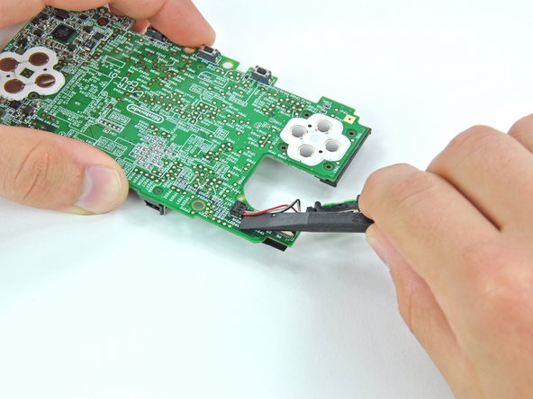 Nintendo 3DS Motherboard Replacement: step 28, image 1 of 2
