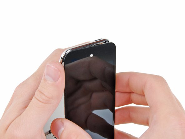 iPod Touch 4th Generation Wi-Fi Antenna Replacement: step 4, image 1 of 2