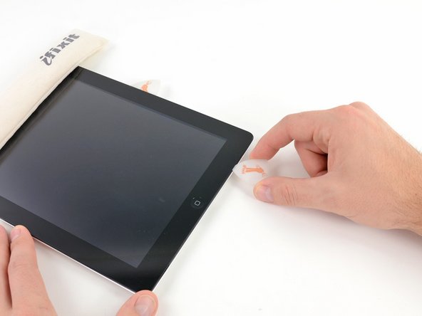 iPad 2 Wi-Fi EMC 2415 Rear Facing Camera Replacement: step 16, image 1 of 2