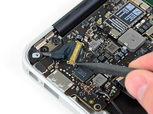 MacBook Air 11" Mid 2011 Logic Board Replacement: step 19, image 1 of 3