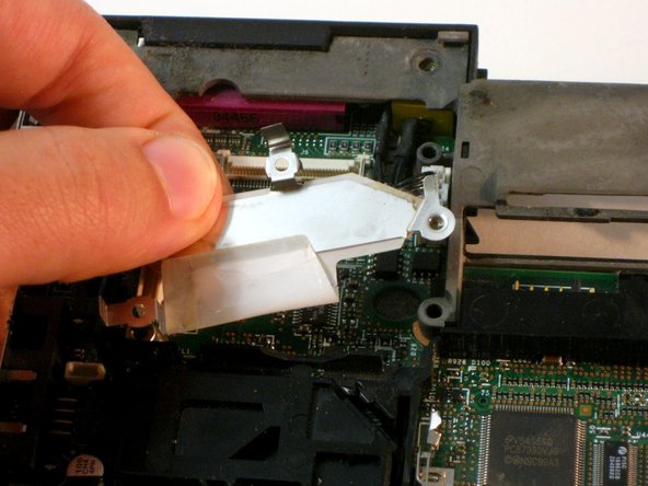 IBM ThinkPad T42 Teardown: step 15, image 3 of 3