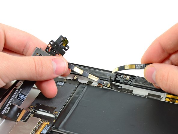 iPad 2 GSM Headphone Jack & SIM Slot Replacement: step 37, image 1 of 1