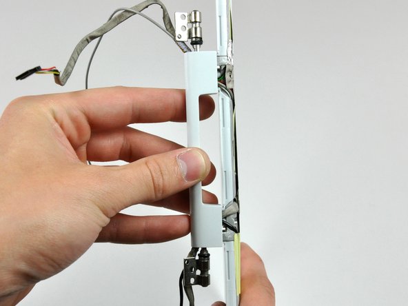 iBook G3 14" Inverter/AirPort Cables Replacement: step 50, image 1 of 3