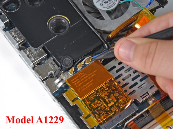 MacBook Pro 17" Models A1151 A1212 A1229 and A1261 Heat Sink Replacement: step 22, image 2 of 3
