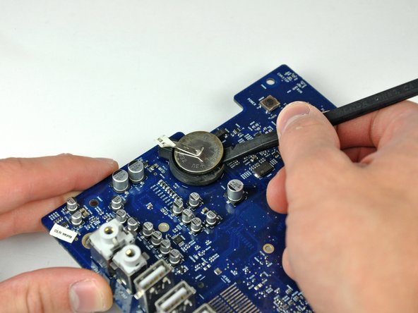 iMac G5 20" Model A1145 PRAM Battery Replacement: step 42, image 1 of 2