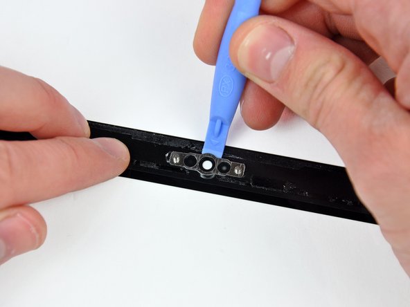 MacBook Pro 13" Unibody Mid 2010 LCD Replacement: step 24, image 1 of 2