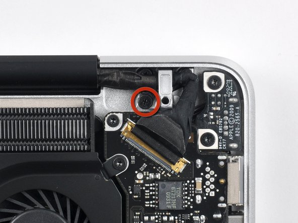 MacBook Pro 15" Unibody Mid 2009 LCD Replacement: step 14, image 1 of 2