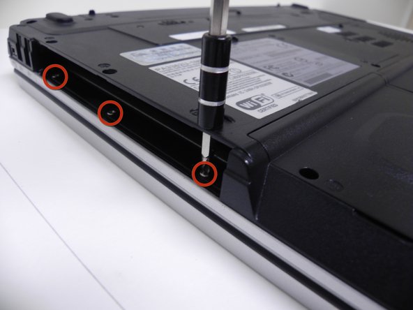 Toshiba Satellite M45 Speakers Replacement: step 9, image 2 of 2