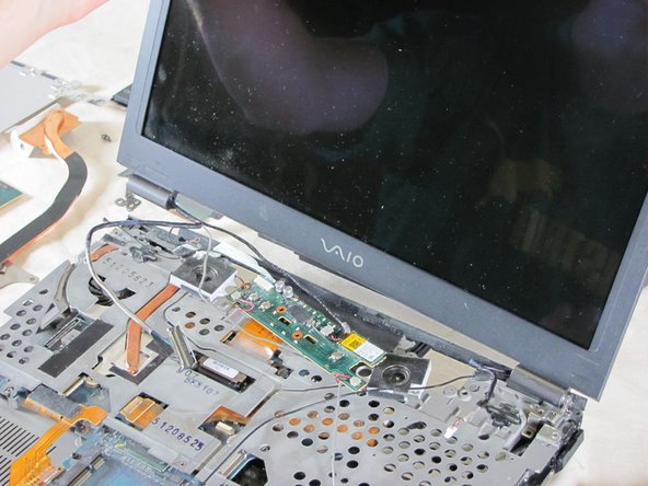 Sony Vaio PCG-6J2L screen Replacement: step 12, image 3 of 3