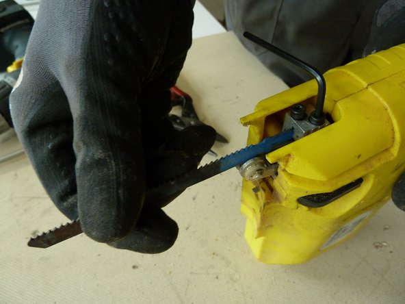 Electric Jigsaw: step 4, image 2 of 2