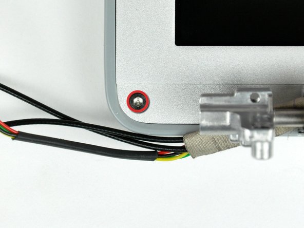 PowerBook G4 Aluminum 15" 1.5-1.67 GHz Clutch Cover Replacement: step 38, image 1 of 2