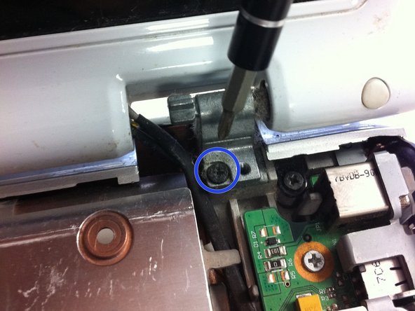 HP Pavilion dv6000 Fan Replacement: step 11, image 3 of 3