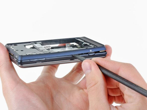 Motorola Droid 2 Camera Assembly Replacement: step 10, image 1 of 2