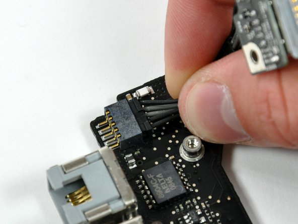 MacBook Pro 15" Unibody Late 2008 and Early 2009 Logic Board Replacement: step 34, image 1 of 1