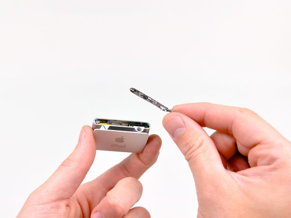 iPod Shuffle 2nd Generation Logic Board Assembly Replacement: step 4, image 2 of 2