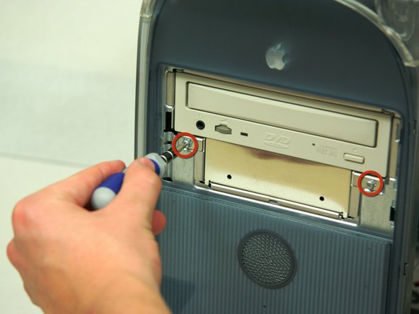 Removing PowerMac G4 M5183 DVD-ROM Drive Tray: step 3, image 1 of 1