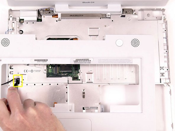 iBook G4 14" 933 MHz-1.33 GHz Clutch Hinges Replacement: step 32, image 1 of 1