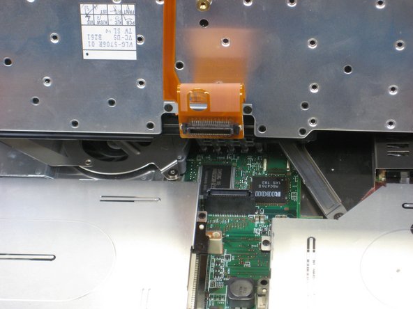 Disassembling IBM ThinkPad A30 Upper Case: step 7, image 3 of 3