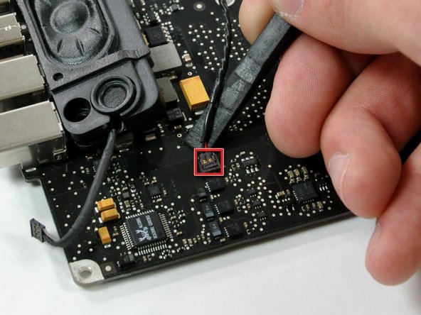 MacBook Pro 15" Unibody Late 2008 and Early 2009 Logic Board Replacement: step 32, image 1 of 1