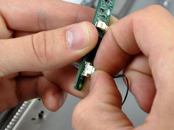 PowerBook G4 Aluminum 17" 1.67 GHz (High-Res) Lower Case Replacement: step 67, image 1 of 1