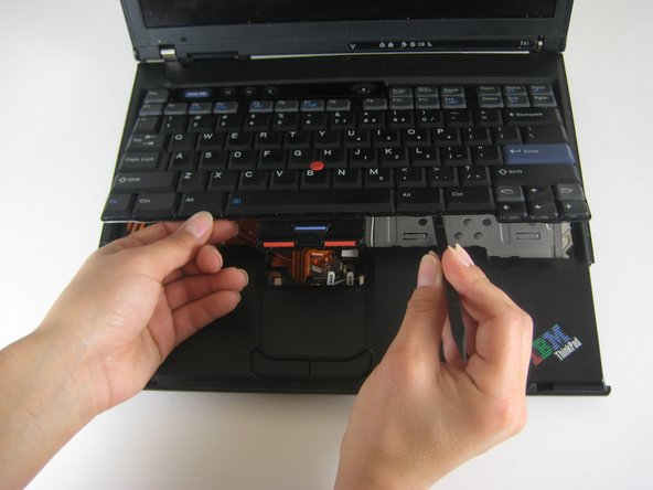 IBM ThinkPad T41 DC in power jack replacement: step 3, image 1 of 1