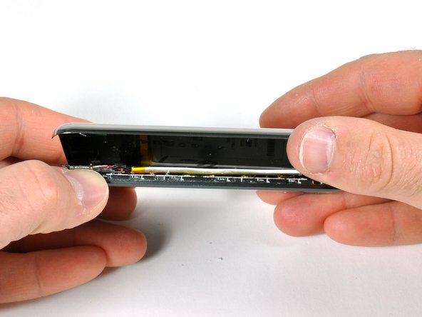 iPod Touch 1st Generation Logic Board Replacement: step 4, image 1 of 3