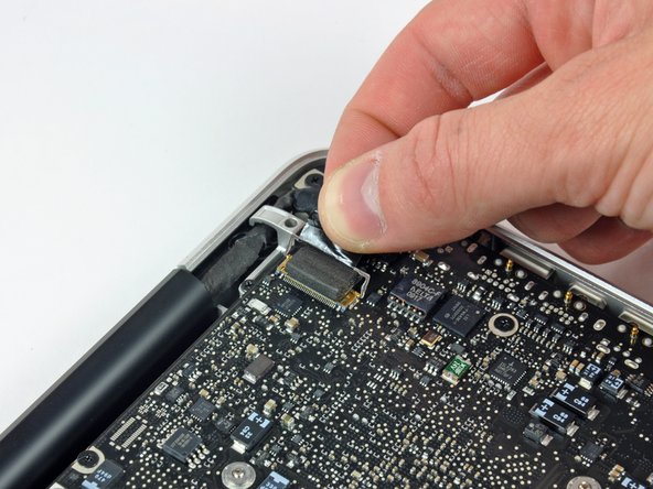 MacBook Pro 13" Unibody Mid 2009 Logic Board Replacement: step 7, image 2 of 3