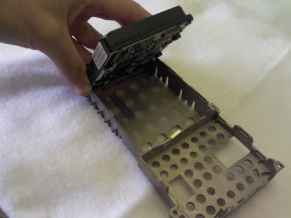 Macintosh Powerbook 5300cs Hard Drive Replacement: step 10, image 1 of 2