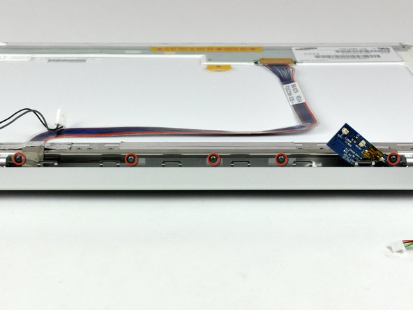 PowerBook G4 Aluminum 15" 1-1.5 GHz Clutch Cover Replacement: step 37, image 1 of 2