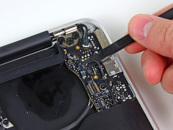 MacBook Air 13" Mid 2011 Logic Board Replacement: step 13, image 1 of 2