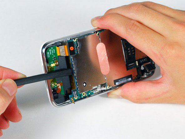 iPhone 3G Logic Board Replacement: step 15, image 1 of 1