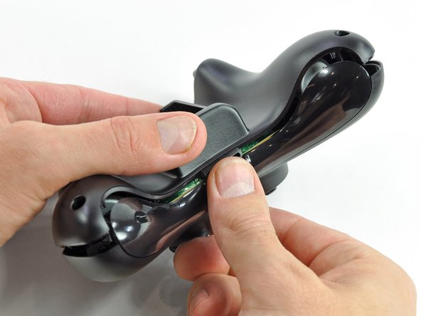 Xbox 360 Wireless Controller Bumper Panel Replacement: step 6, image 1 of 2