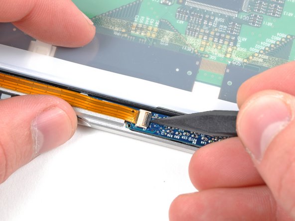 MacBook Pro 17" Models A1151 A1212 A1229 and A1261 LCD Replacement: step 25, image 1 of 3