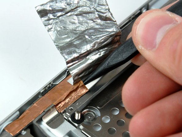 PowerBook G4 Aluminum 17" 1.67 GHz (High-Res) Lower Case Replacement: step 47, image 1 of 1